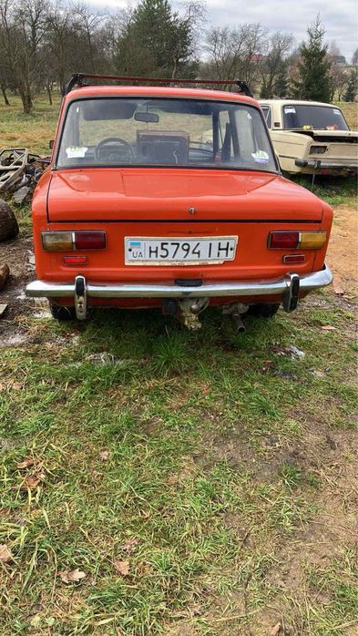 Заводиться і їде