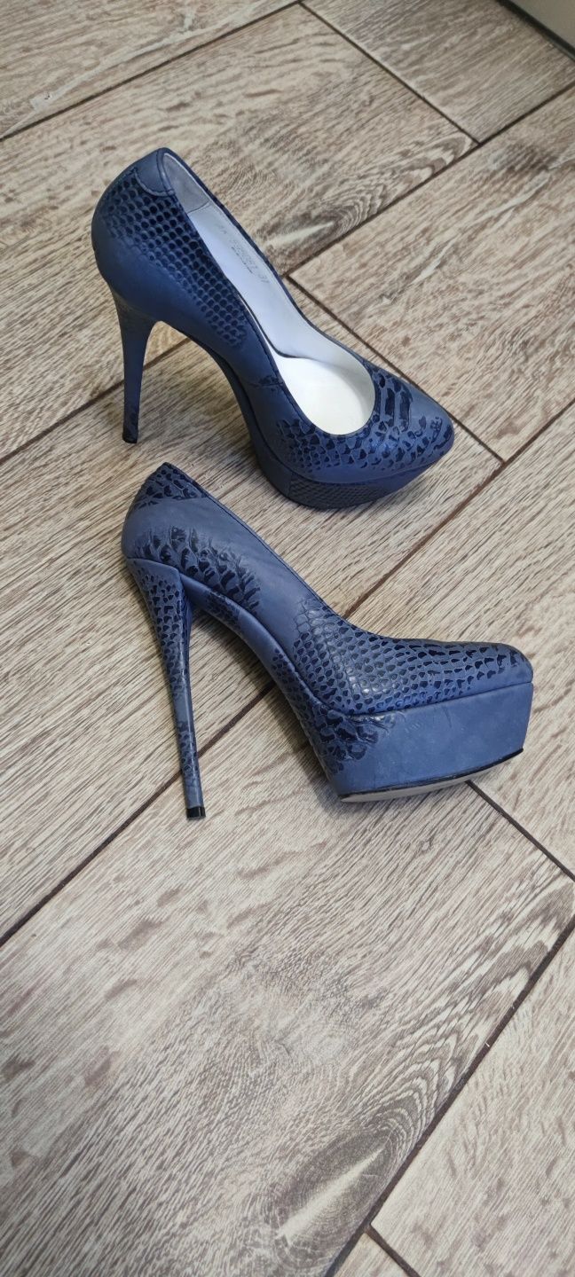 Шикарные женские туфли на каблуке, синие