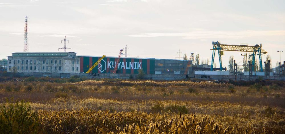 Площадка под парковку транспорта и спецтехники