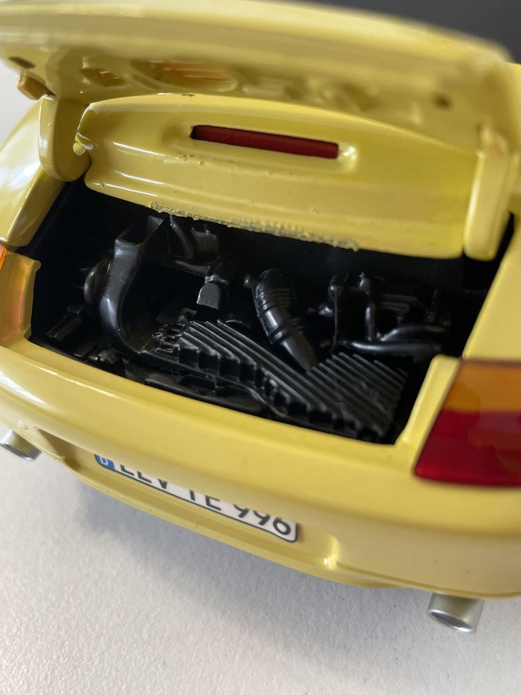 Model Porsche 911 Carrera Cabrio (996) 1/18 Gate jak UT Models 1:18