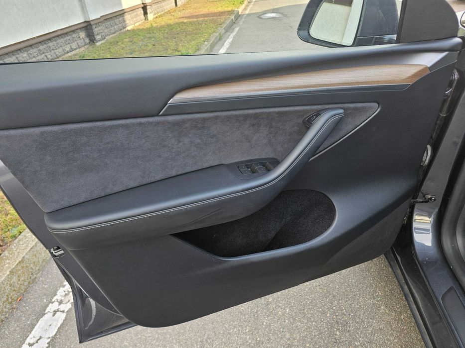 Tesla Model Y 2023 Long Range Dual Motor
