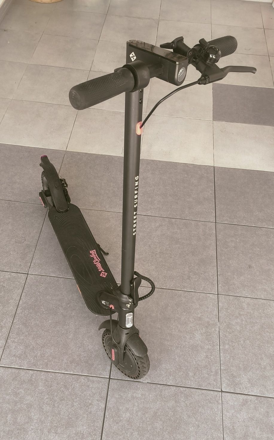 Trotinete elétrica Street Surfing Voltaik MGT 350 preto