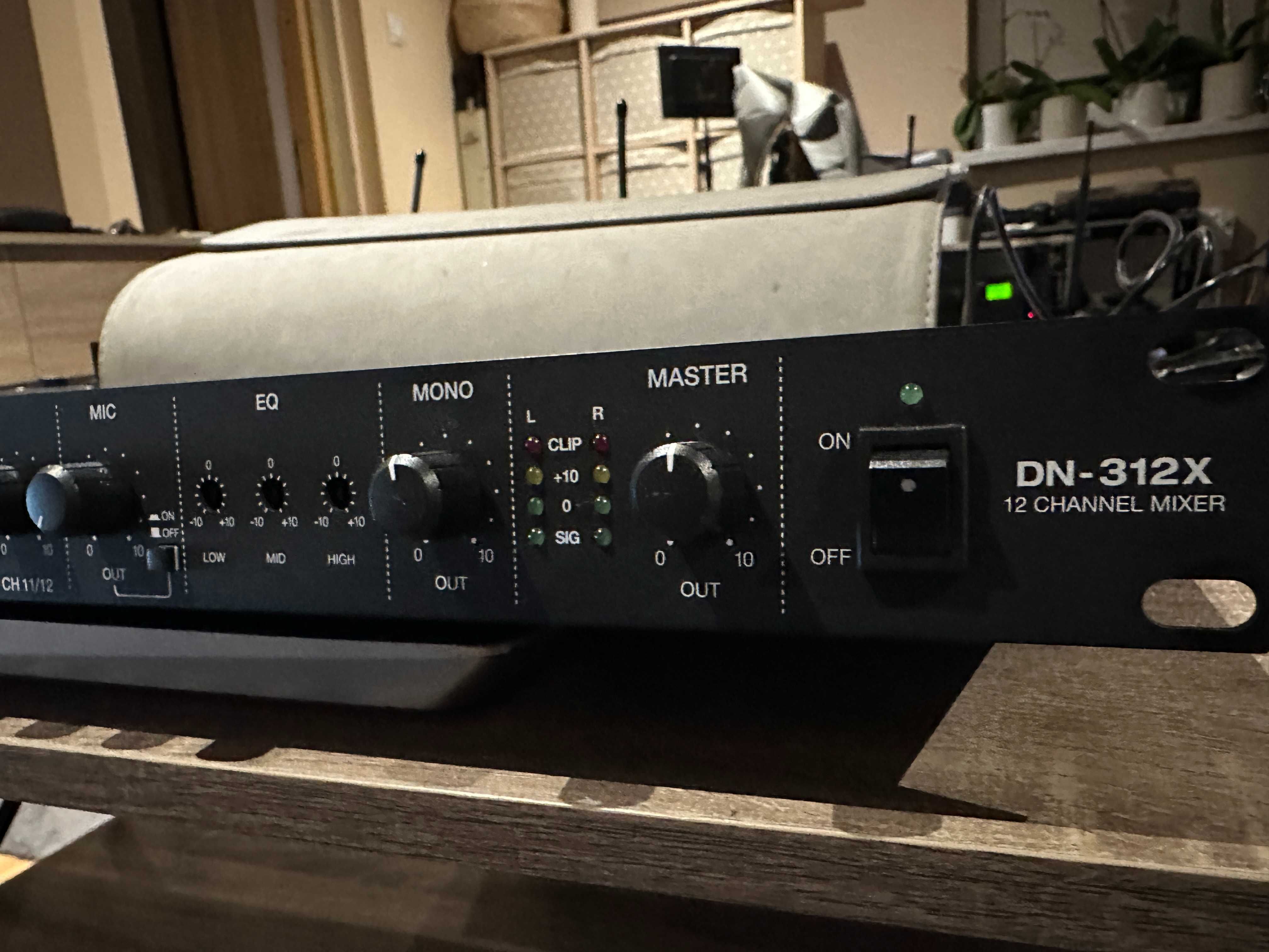 mikser audio Denon DN-312X
12-kanałowy
