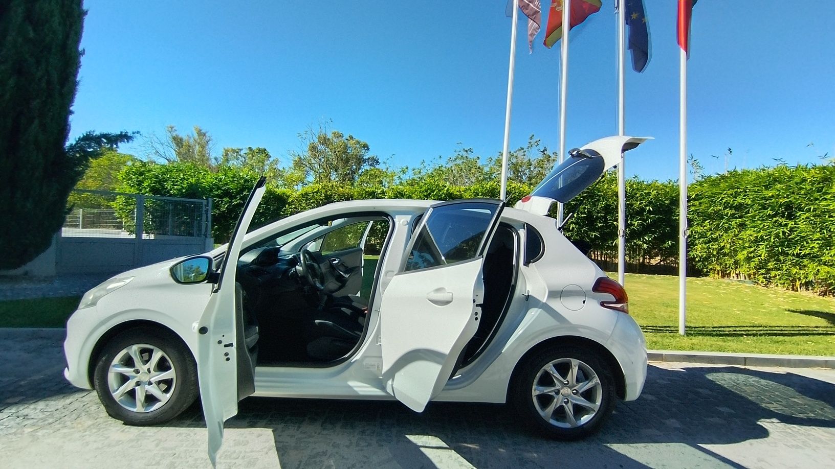 Peugeot 208  Bonito