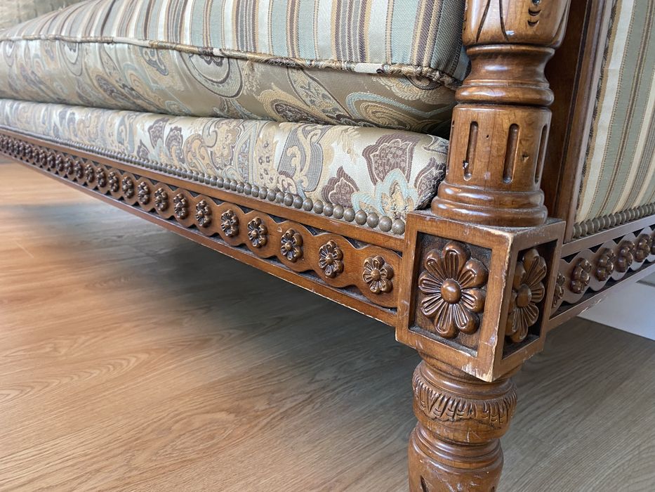 Cadeirão com mesa de centro