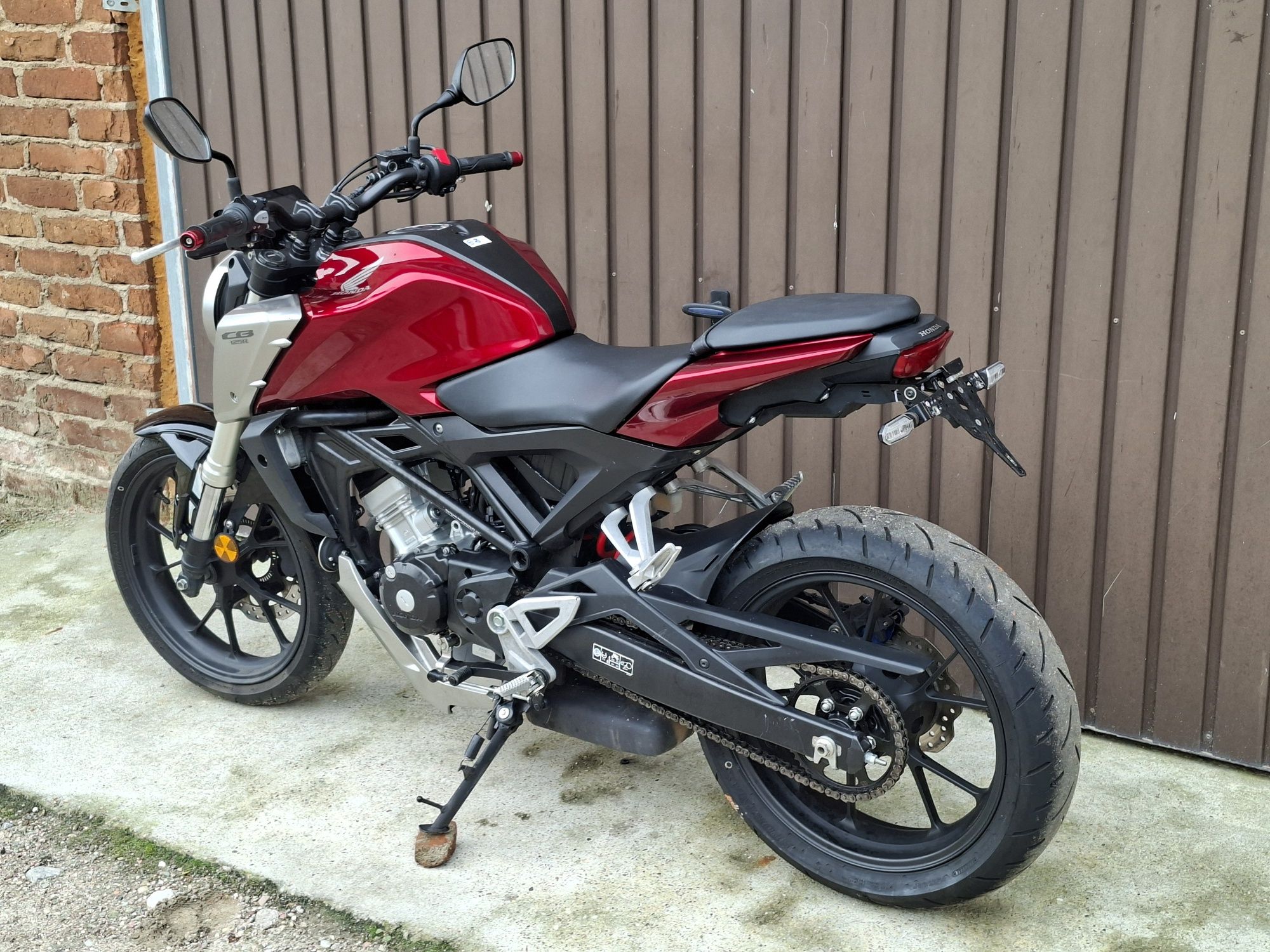 Honda CB 125R kat.B/A1 ABS rok 2018 transport pod dom