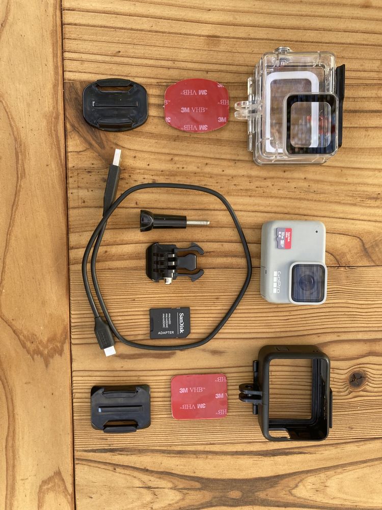 GoPro Hero 7 White + Caixa estanque + cartão Micro SD