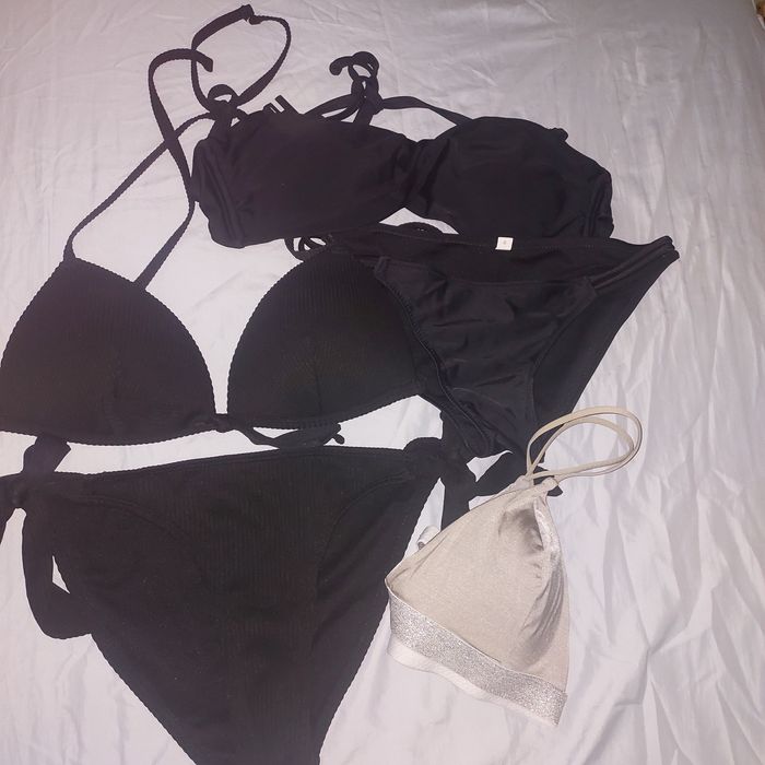 Купальники чорного кольору розмір М