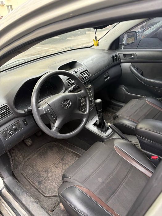 Тойота Авенсіс дизель