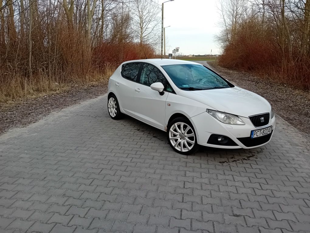 Seat Ibiza IV 2009 1.6 5 drzwi bogata wersja