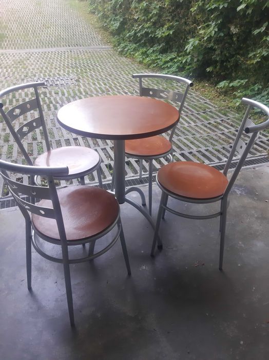 Mesa e Cadeiras de Esplanada com tampo em Madeira