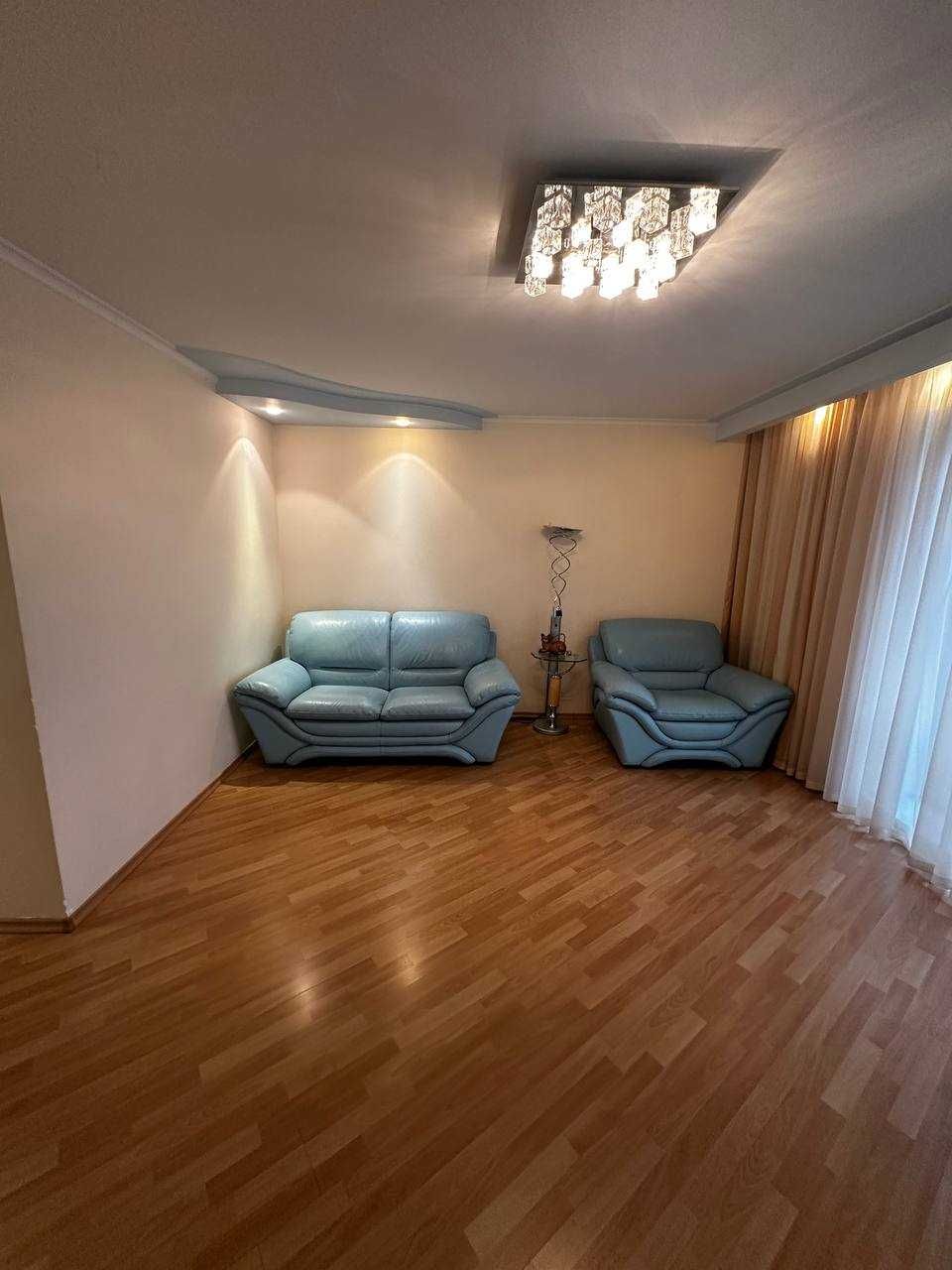 Продаж 3к квартири 93 кв. м на вул. Свободи RUBI 37888