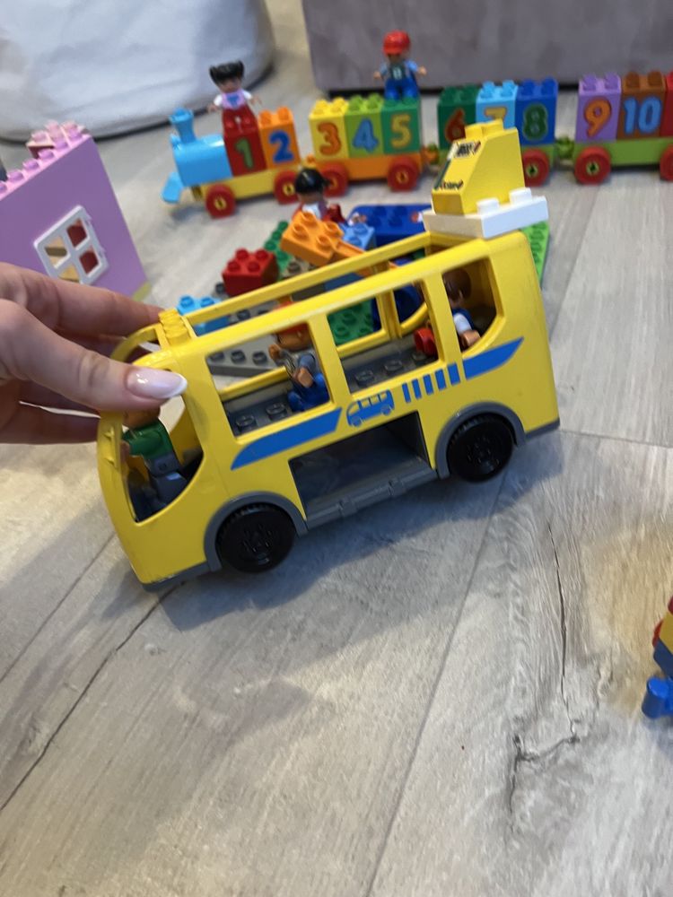 Duży zestaw lego duplo pociąg , autobus , domek, plac zabaw