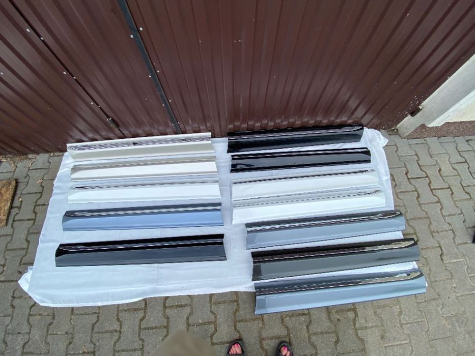 Volvo XC60 II listwa drzwi prawa  przednia chrom