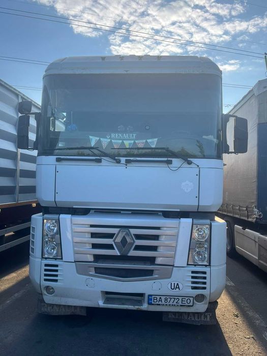 Продам  RENAULT MAGNUM  2004  с причепом