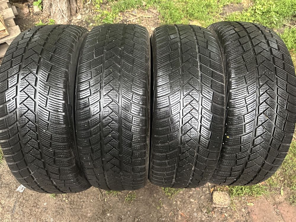 Шини 225/55 R17 Vredestein , резина майже нова комплект