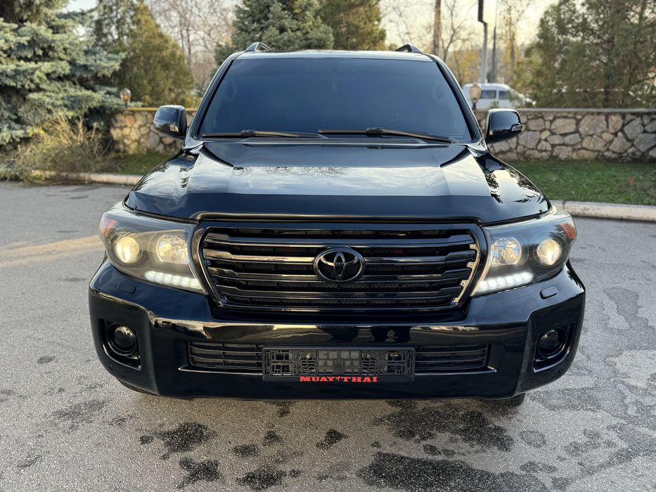 Продам ланкрузер 200