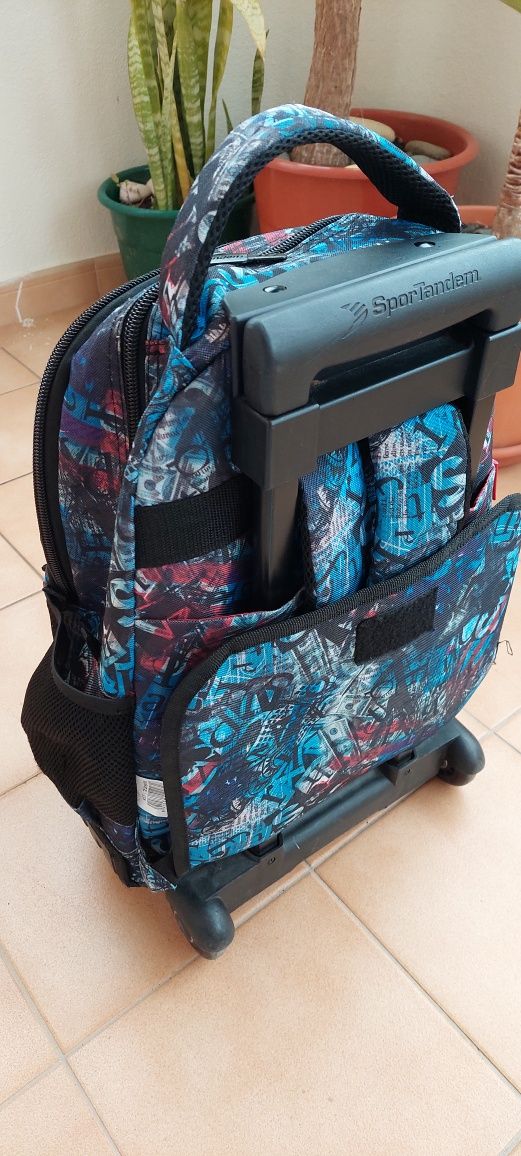 Mochila com rodas