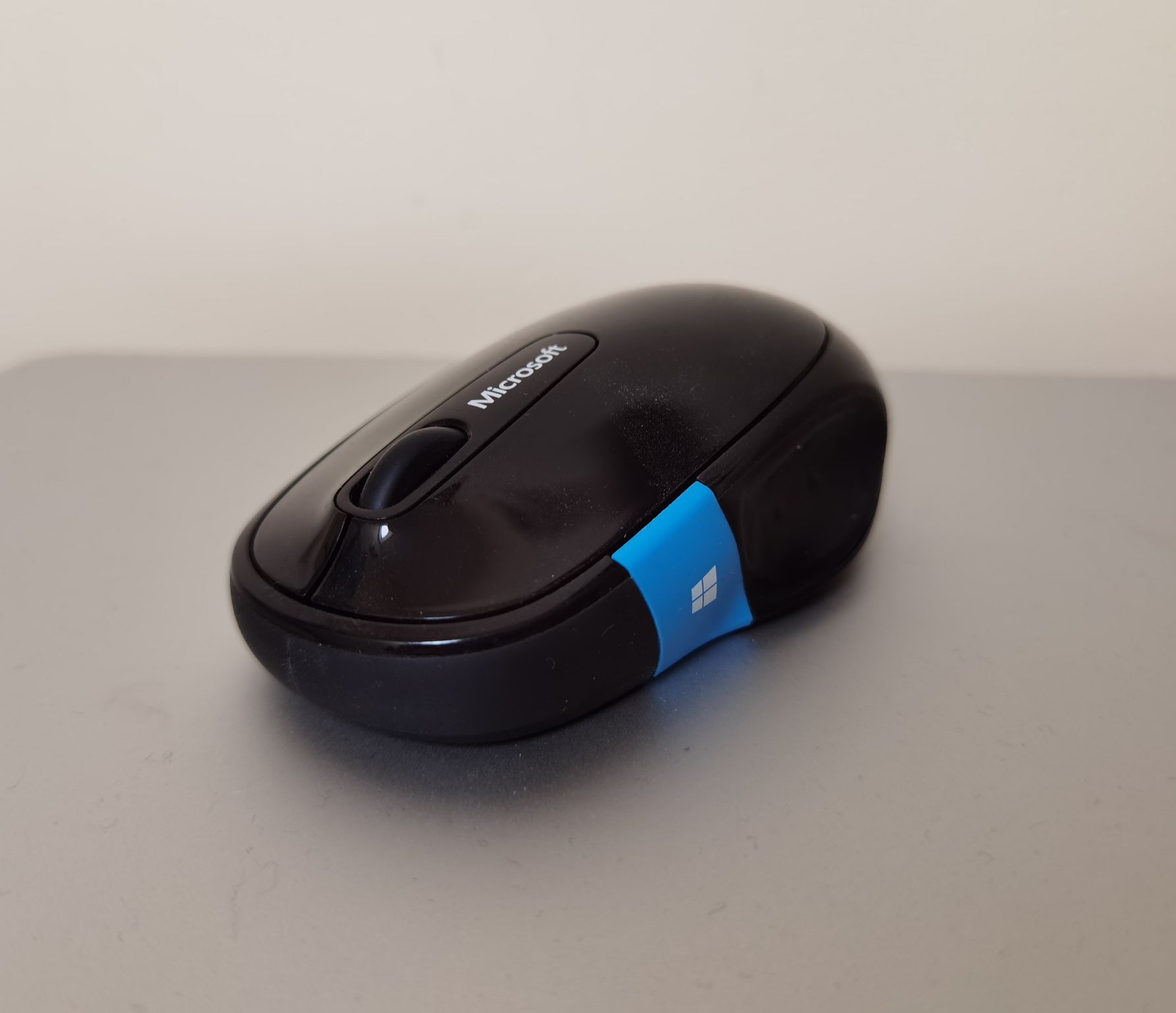 Microsoft Sculpt Comfort Mouse