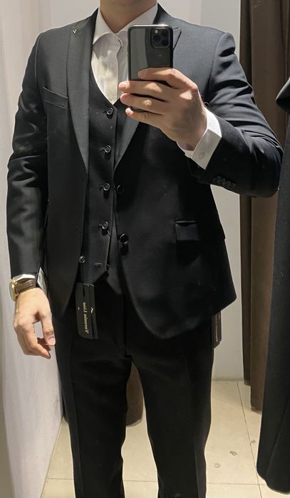 Продам чоловічій класичний костюм Voronin