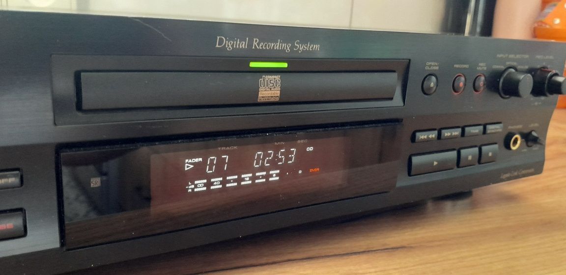 Nagrywarka CD Pioneer PDR-555RW