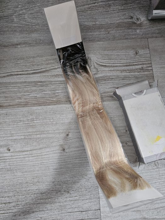 Doczepy włosów , doczepiane włosy , doczepy