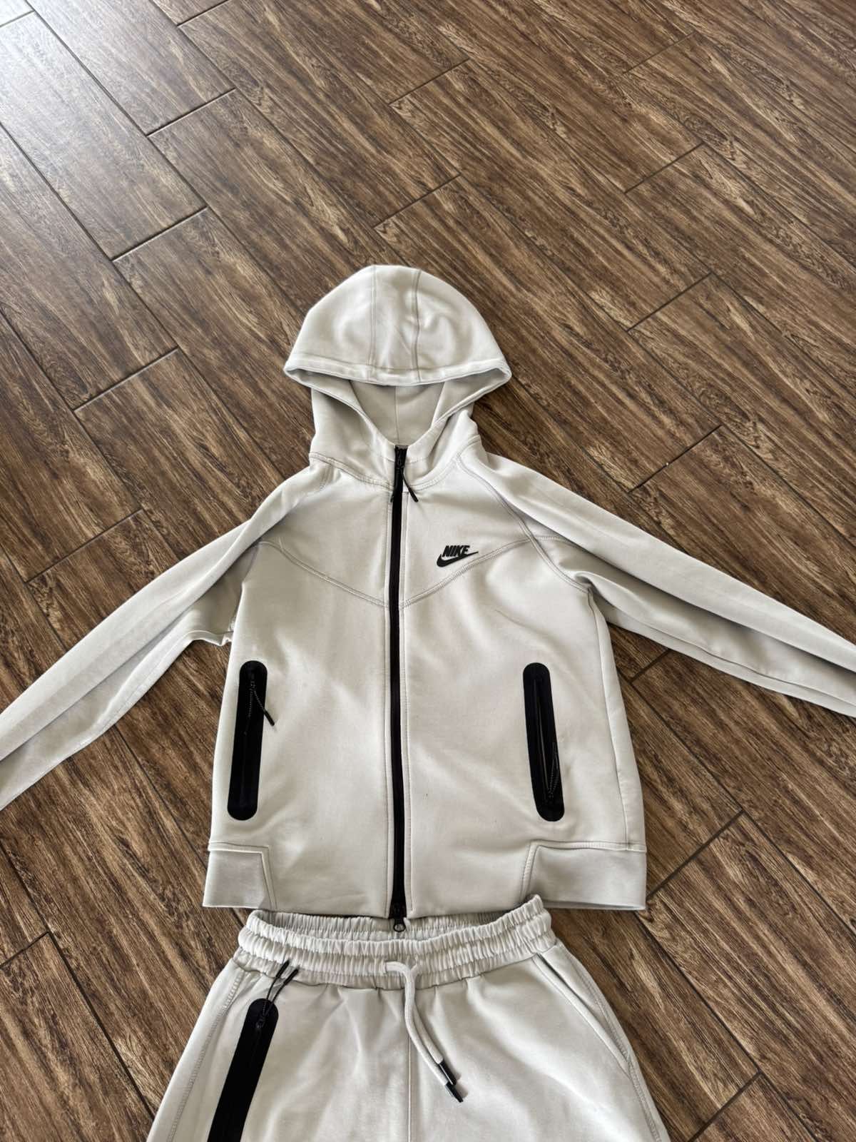 Продам костюм Nike 140 см