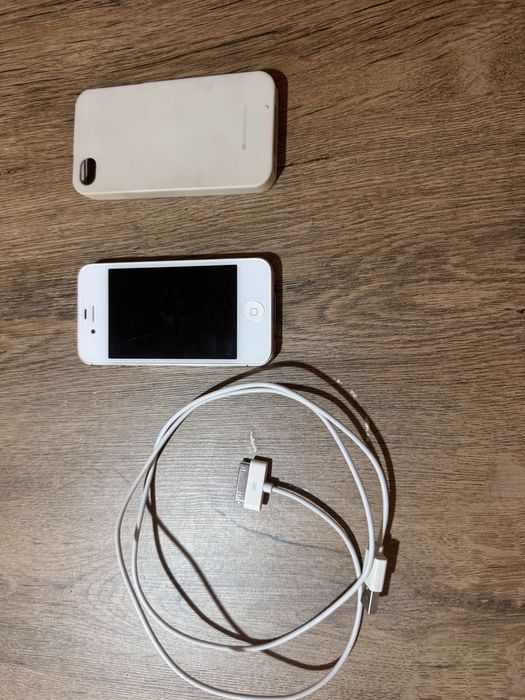 Odrestaurowany iPhone 4s 8GB