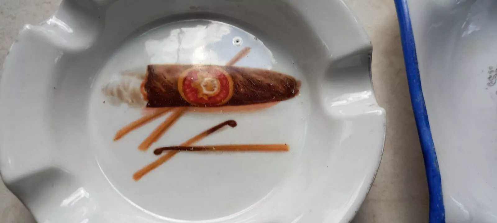 Dwie przedwojenne popielniczki reklamowe . Niemcy .