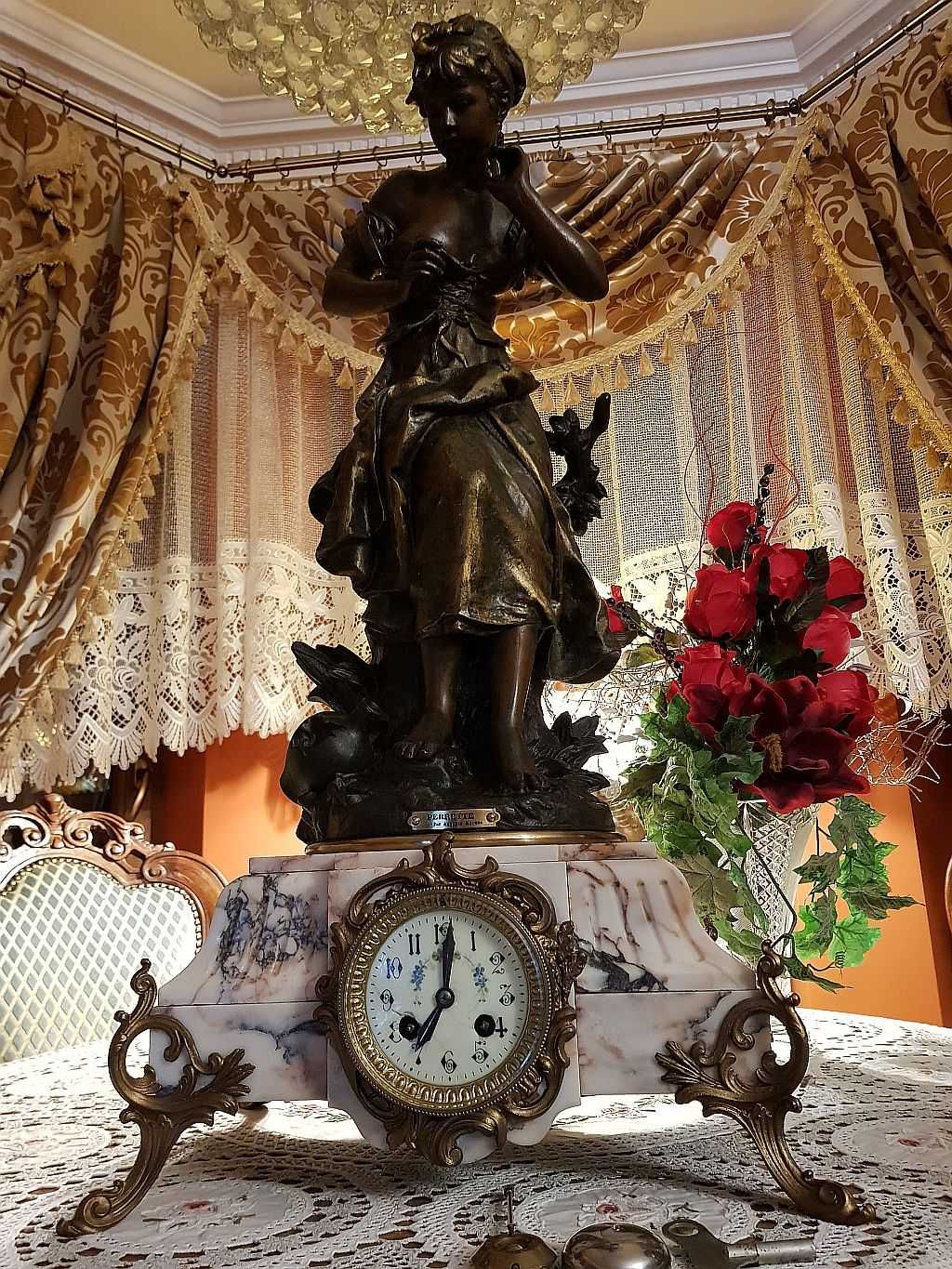 Francuski, stojący,figuralny zegar kominkowy A Moreau - Gigant - 76cm