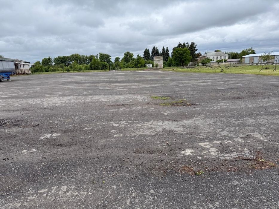 Здам в оренду ангар з асфальтовою площадкою та підсобними приміщенями