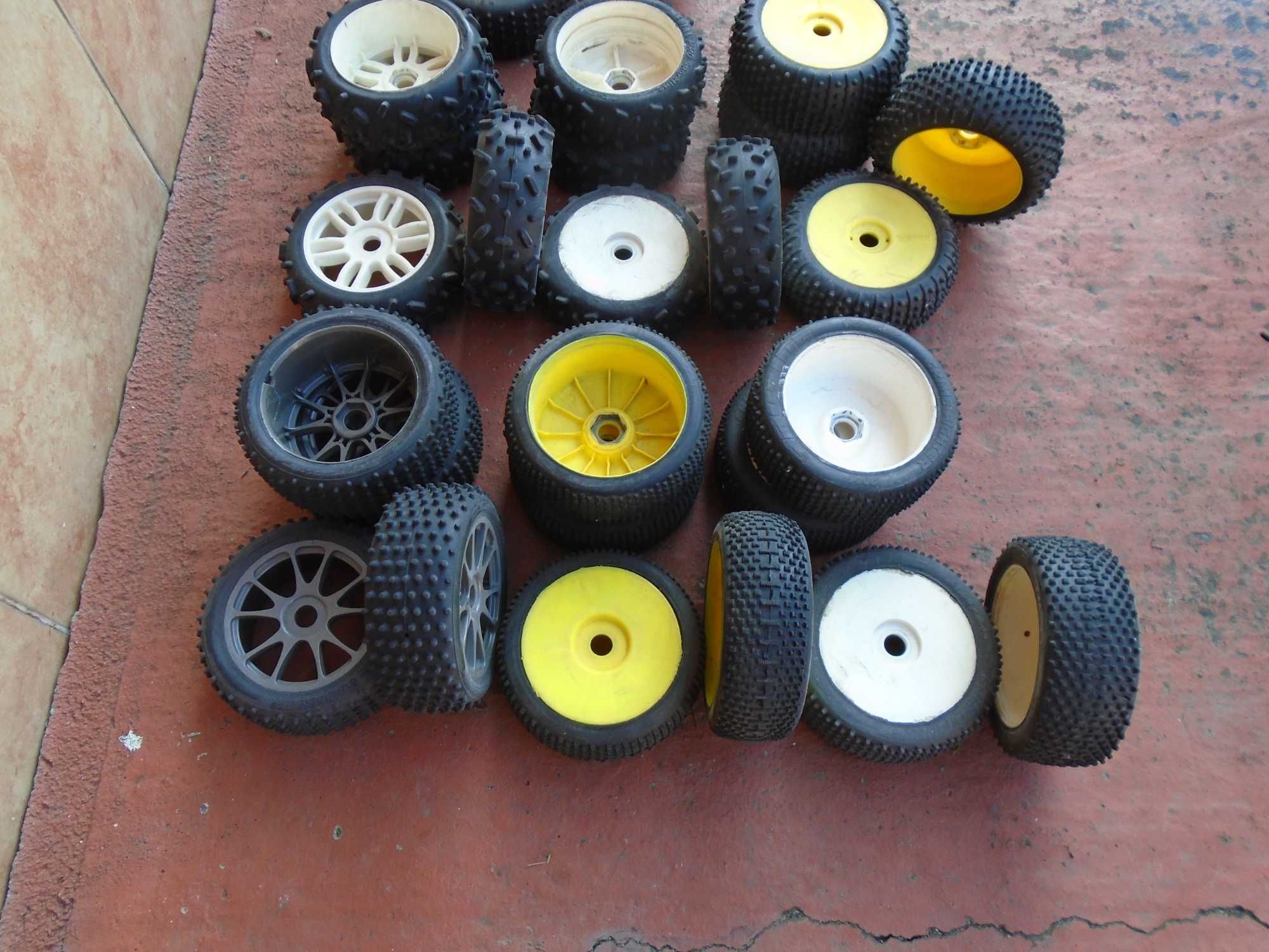 KOŁA Buggy 1:8 Off Road Modele RC