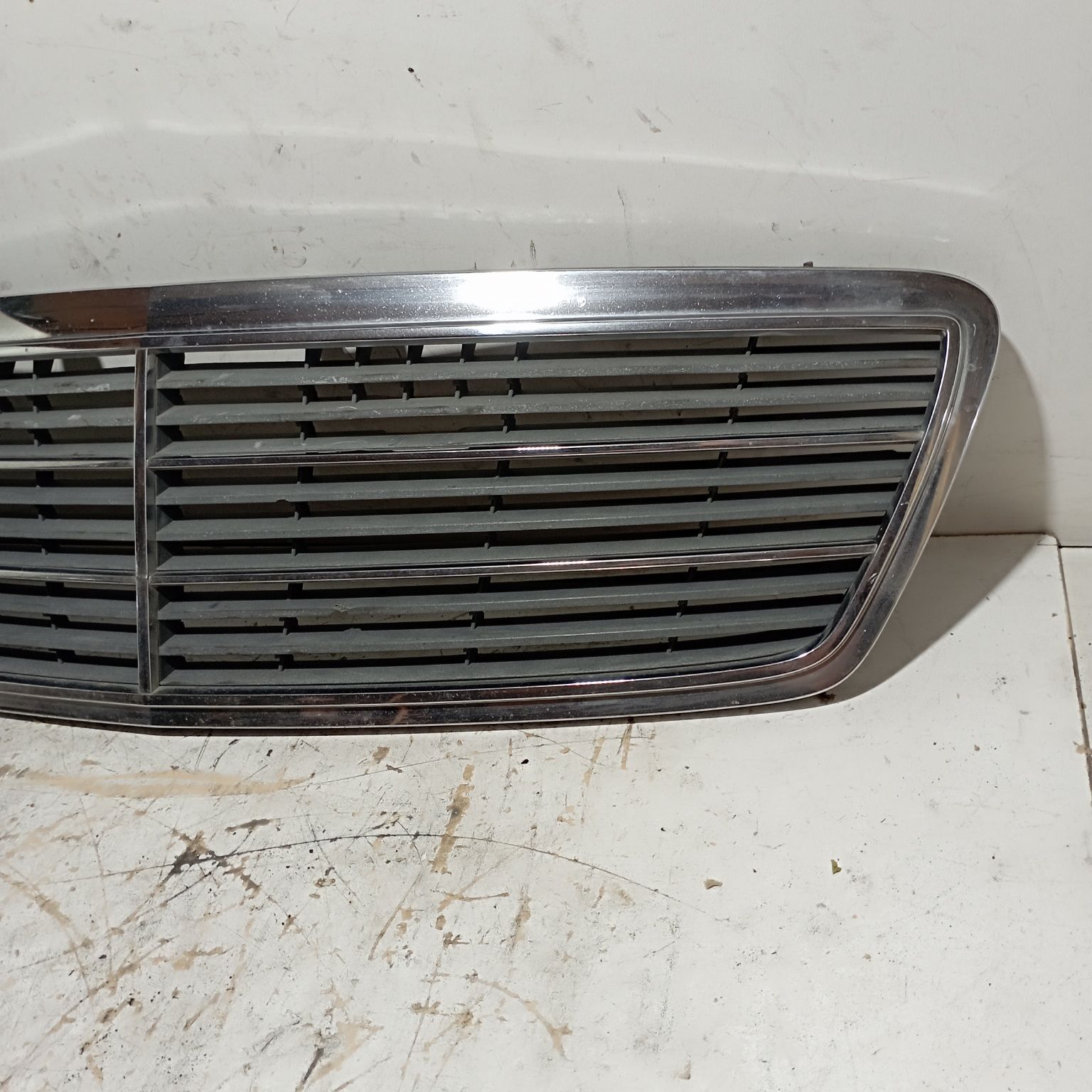 Решітка радіатора Mercedes C-Class W203 (01-07) A2038800483