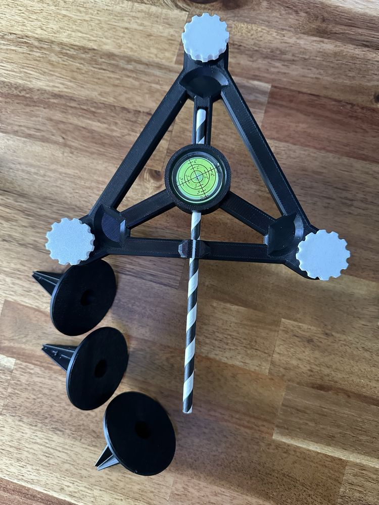 Statyw do Garmin Approach R10 z poziomicą. Wydruk 3D
