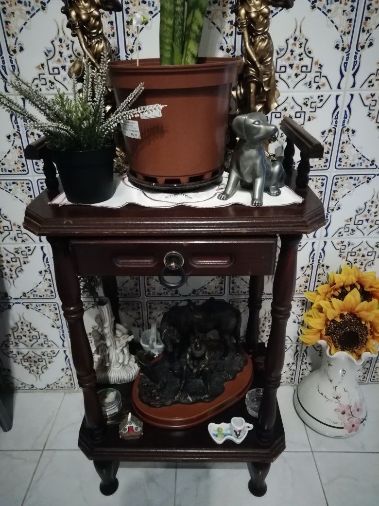 Mesinha Pequena em Mogno Com Gaveta