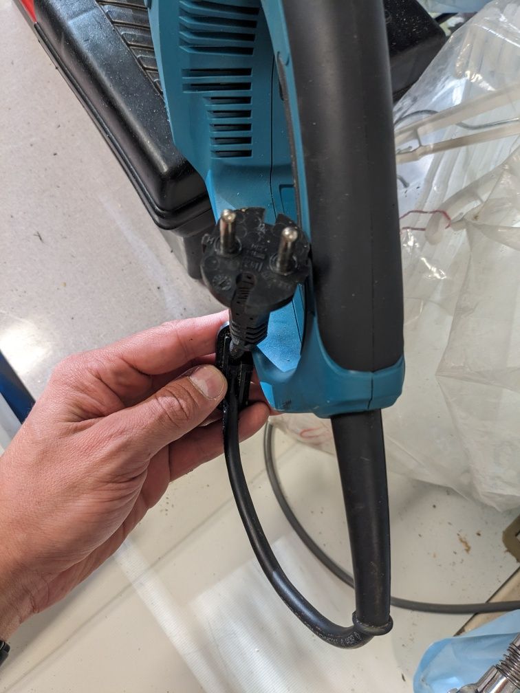 Makita UC4051A pilarka elektryczna