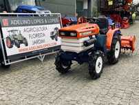Tractor kubota tração 4 rodas com fresa