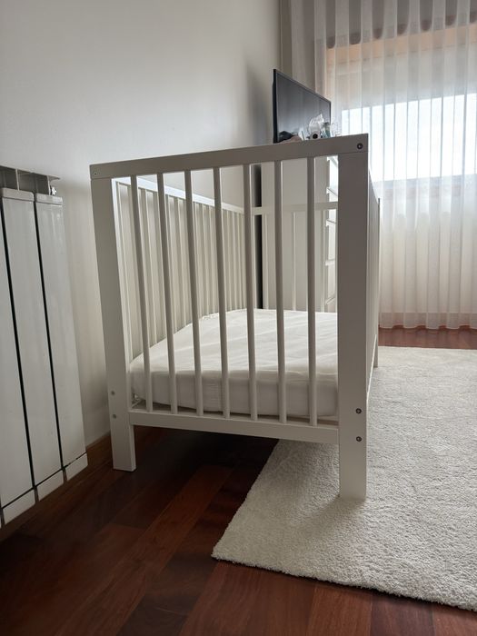 Berço, branco + Colchao de molas ensacadas - 60x120 cm