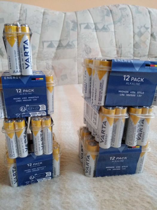 Baterie Varta AA i AAA, nowe, paczka 12 sztuk.