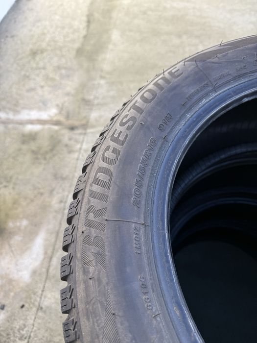 205/55/16 Bridgetsone Blizzak LM001