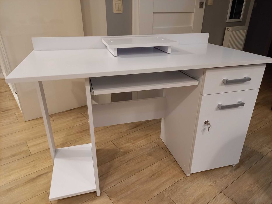 Biurko komputerowe białe 124x60cm