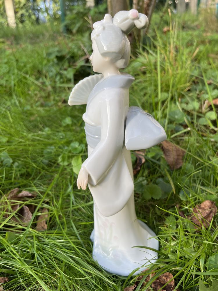 Japonia Elegancka Geisha Kolekcjonerska figurka porcelanowa Vintage