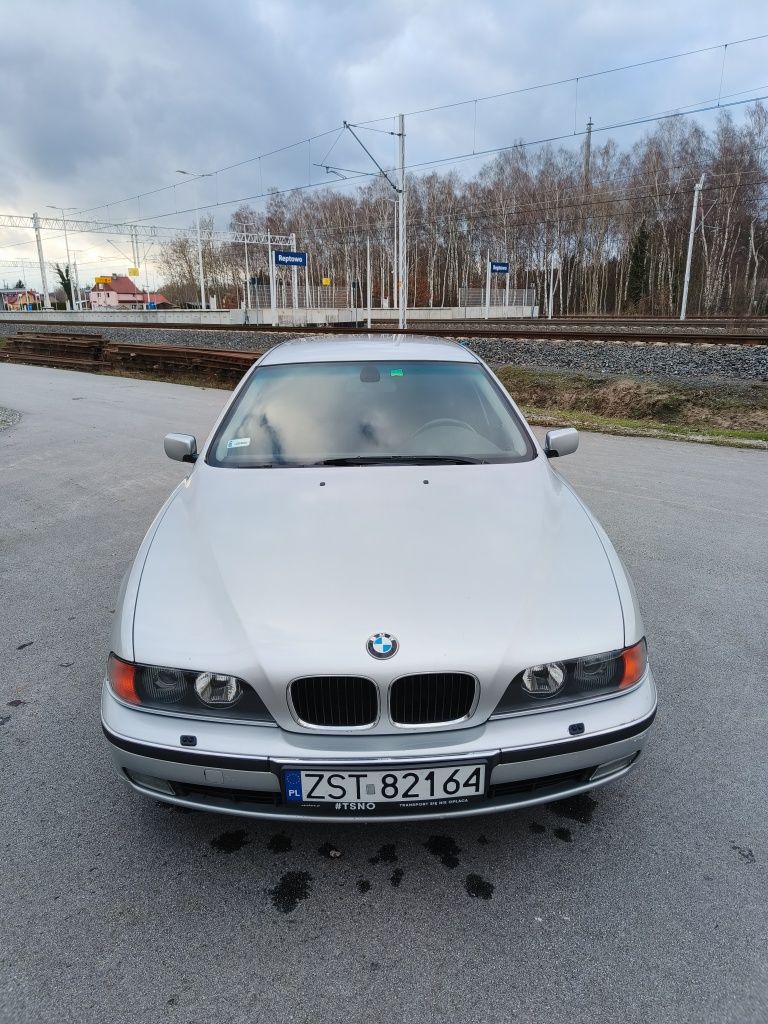 BMW E39 528i touring