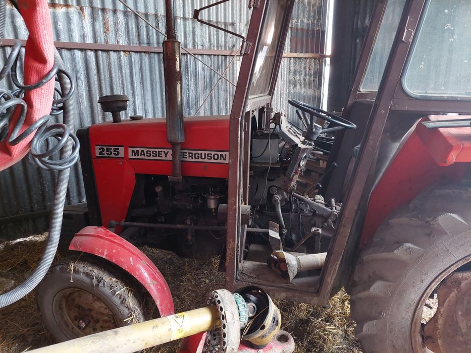 Massey Ferguson 255