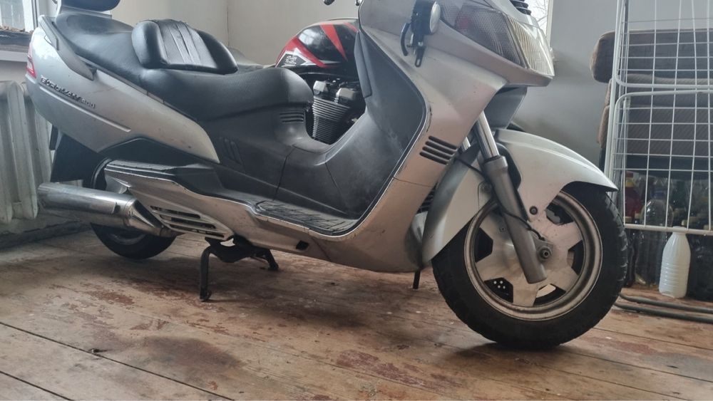 Продаю Suzuki Burgman ан-2 400 куб.