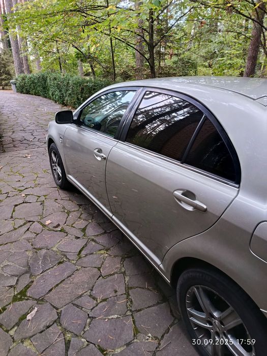 Тойота авенсіс т 25