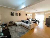 Apartamento T3 com 2 casas de banho, varanda e marquise, Ermidas-Sado