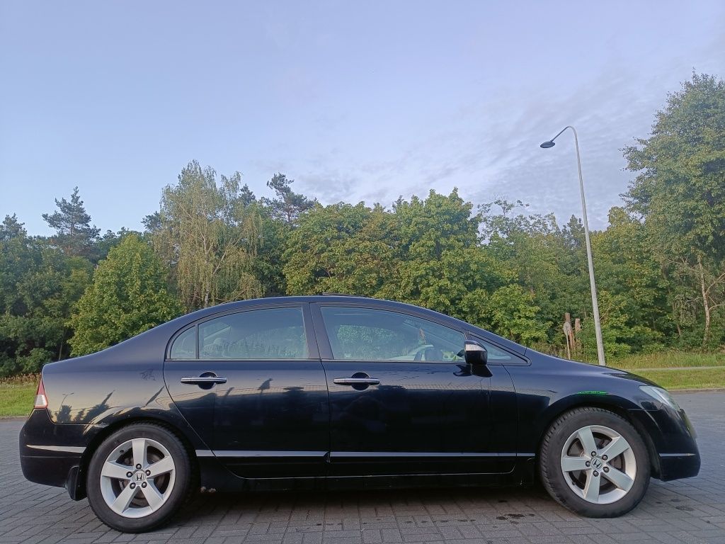 Honda Civic 1.8 B+G automat Executive