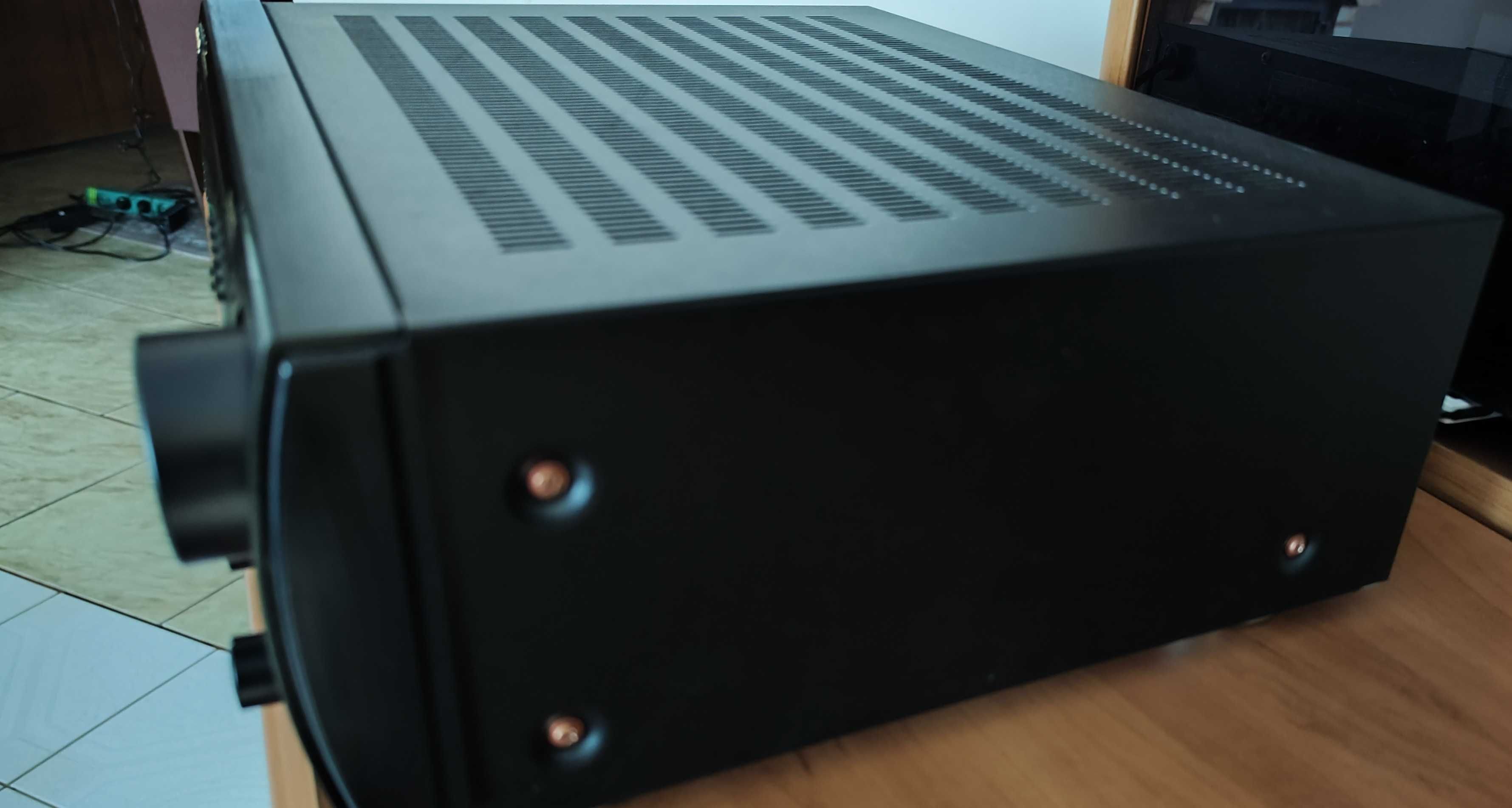 Sprzedam używany amplituner marki Marantz SR-73.