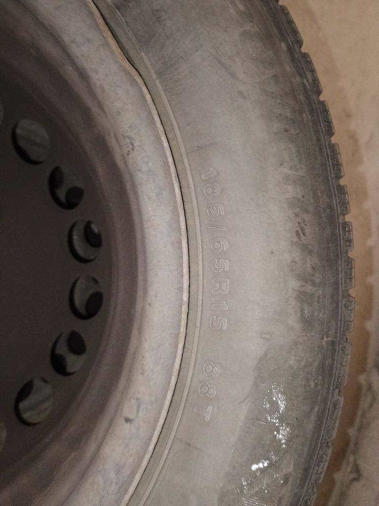 Komplet opon zimowych 185/65 R15 Snowpower HP okazja